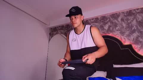 dilanmiller_ online show from July 27, 6:59 pm
