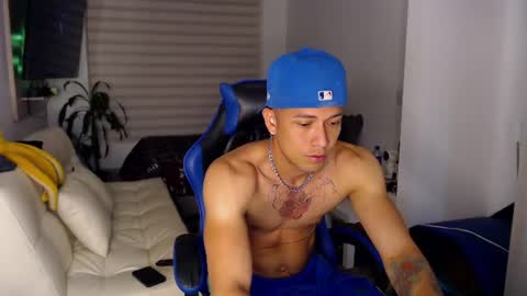dilanxxx8888 online show from July 9, 3:55 am
