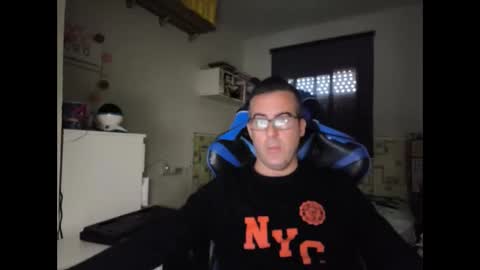 ditos_c online show from October 31, 9:56 am