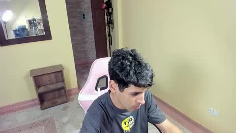 Alex Trejo online show from November 12, 3:40 pm