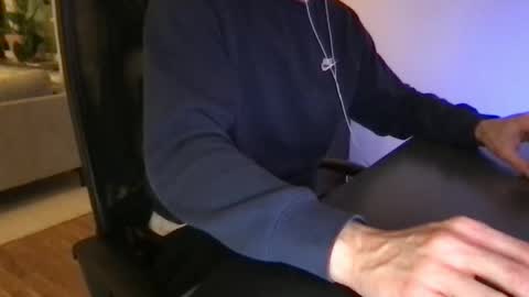 doctor_luv_69 online show from February 26, 10:33 pm