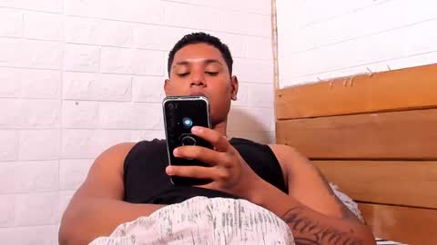 Snapshot of dominicvera chatting on October 17, 2:43 pm DominicVera online show from October 17, 2:43 pm