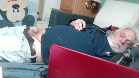 Snapshot of doouugcumming chatting on February 14, 9:03 am cummingdoouug online show from February 14, 9:03 am