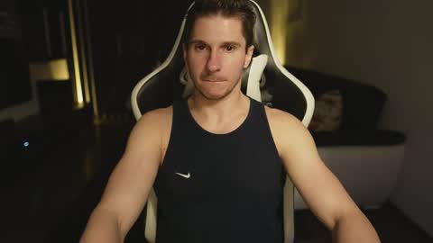 Dorian Reyes online show from June 5, 1:10 am