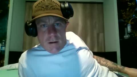 doucettej893 online show from February 19, 2:52 am