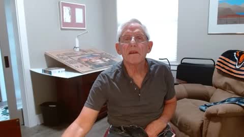 Snapshot of dubl55nikl chatting on January 6, 5:49 pm DublNikl online show from January 6, 5:49 pm