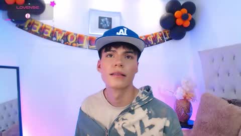 Dulcey online show from October 21, 6:16 am