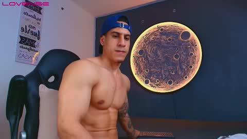 duran_dhikol1 online show from April 7, 2:33 am