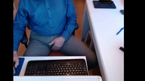 dutchpornking2 online show from March 2, 7:15 am