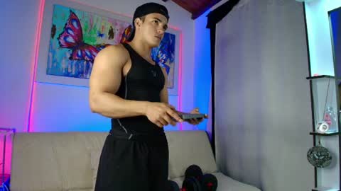 dwayne_esteven10 online show from June 20, 11:54 pm