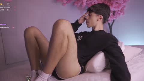 Snapshot of dwayne_xx chatting on January 7, 6:35 pm Dwayne xx online show from January 7, 6:35 pm