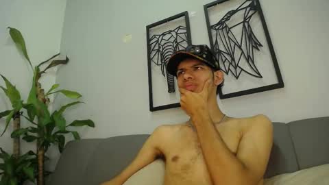 dylan_scotts online show from October 7, 11:20 pm