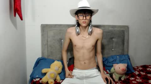 dylann ross online show from February 18, 11:24 pm