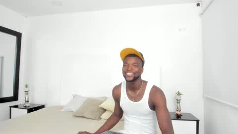 Dylan Taylor online show from December 7, 3:04 am