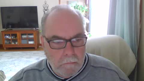 earl52 online show from March 1, 5:01 pm