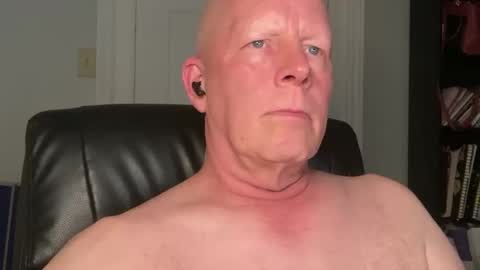 Snapshot of eddygl1968 chatting on October 20, 1:42 am Eddy online show from October 20, 1:42 am