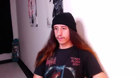 edward_chann online show from December 18, 12:10 am