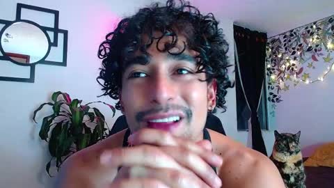 xoxo online show from April 1, 12:12 am