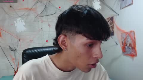 E L I A S online show from December 6, 3:52 am