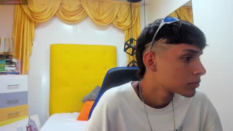 E L I A S online show from March 2, 3:34 am