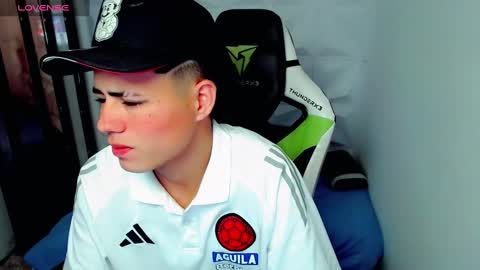 Snapshot of elii_797 chatting on December 17, 1:16 pm bby-santy online show from December 17, 1:16 pm