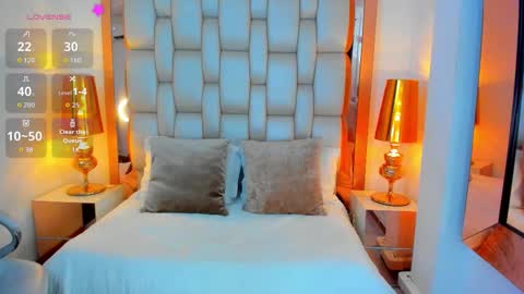 E L L I O T    V E L E Z online show from October 23, 8:56 pm