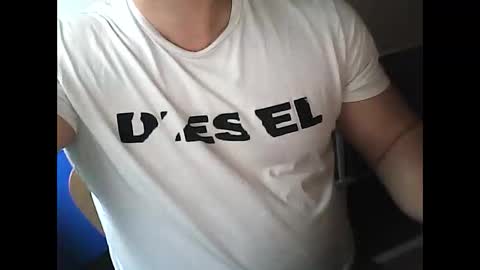 Snapshot of elpeladilla chatting on November 1, 4:22 pm kooltech online show from November 1, 4:22 pm