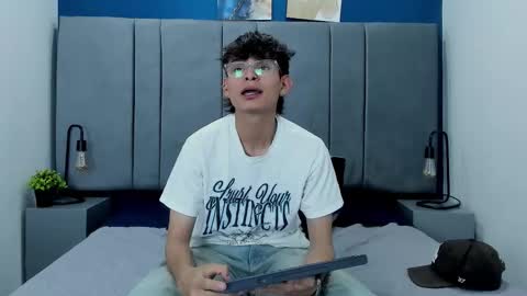 elyoordis online show from November 4, 9:38 pm