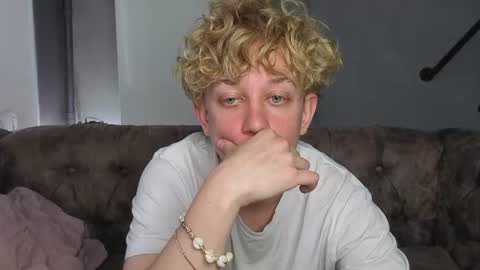 em_chipsi online show from July 27, 2:46 pm