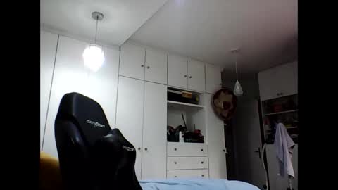 embarrassed_str8_3incher online show from February 16, 7:23 pm