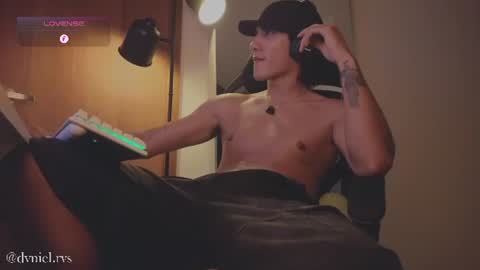 emilio_rivs online show from July 28, 4:20 am