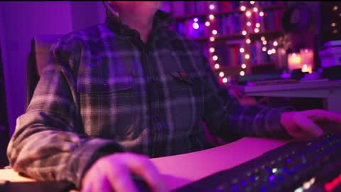 uk online show from January 25, 11:11 pm