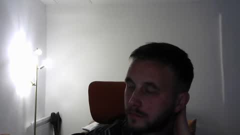 Snapshot of enerjizzer chatting on December 28, 7:00 am 3from Desire online show from December 28, 7:00 am