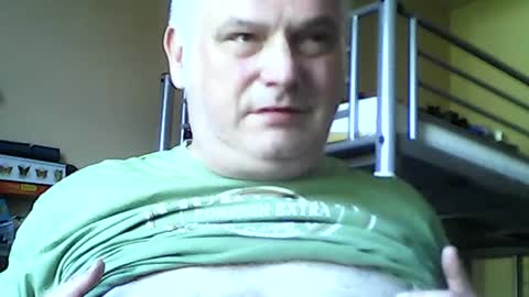 englishguysurrey online show from July 12, 6:59 am