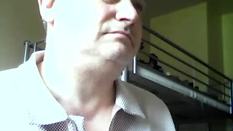 englishguysurrey online show from August 5, 8:52 am