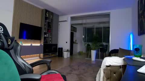 Erik online show from July 27, 8:05 pm