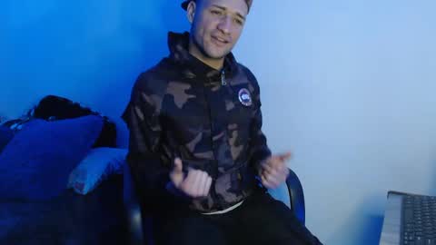 Snapshot of enzoyarack chatting on October 1, 1:31 am enzoyarack online show from October 1, 1:31 am