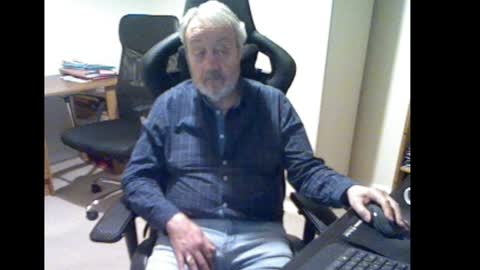 erasmus_d online show from December 30, 5:44 pm