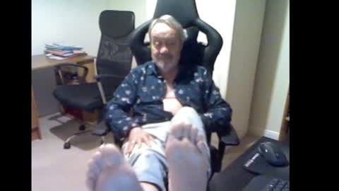 erasmus_d online show from February 10, 5:41 pm