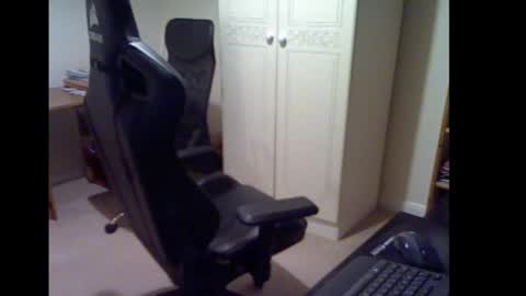 erasmus_d online show from March 1, 6:00 pm