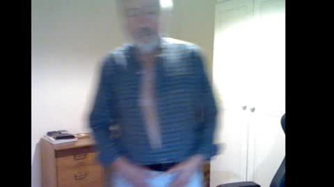 erasmus_d online show from December 15, 6:27 pm