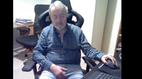 erasmus_d online show from January 1, 6:06 pm