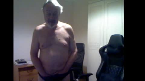 erasmus_d online show from February 18, 6:49 pm