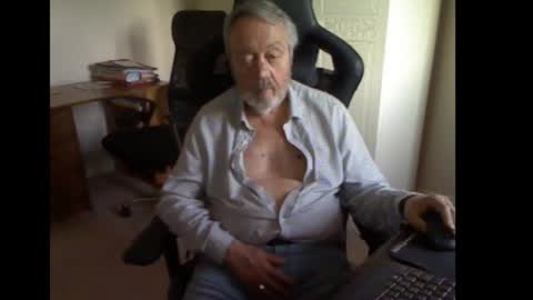 erasmus_d online show from September 28, 5:44 pm