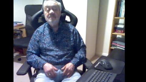 erasmus_d online show from December 14, 6:09 pm