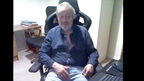 erasmus_d online show from January 19, 5:39 pm