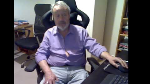 erasmus_d online show from December 6, 6:50 pm