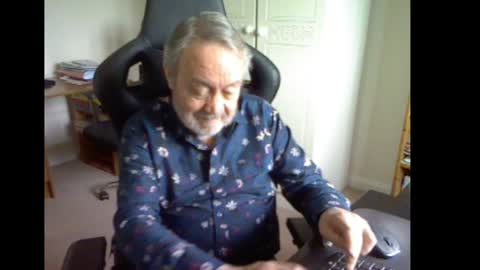 erasmus_d online show from February 3, 12:36 pm