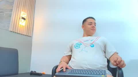 Erick online show from February 2, 7:44 pm