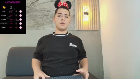 Erick online show from November 17, 7:39 pm